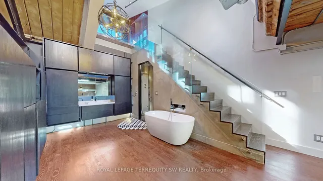 Additional image 11 of 326 Carlaw Ave Unit 124