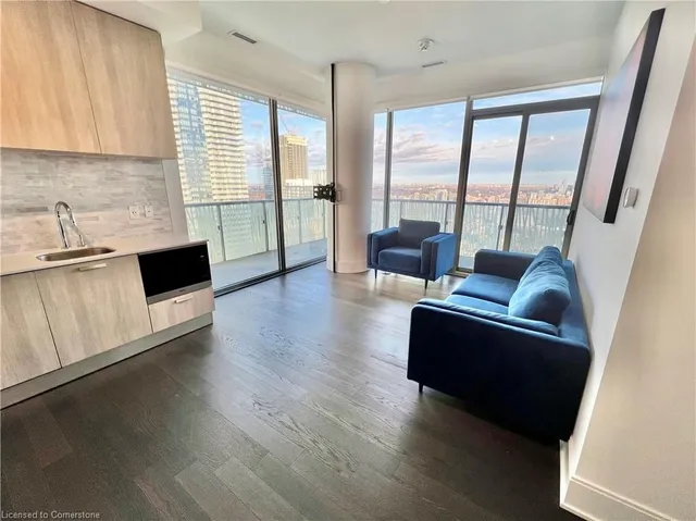 Additional image 32 of 50 Charles St Unit LPH 5406