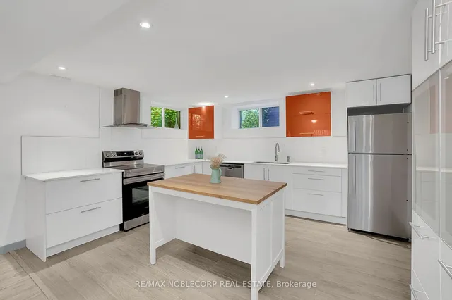 Additional image 34 of 35 Yorkdale Cres