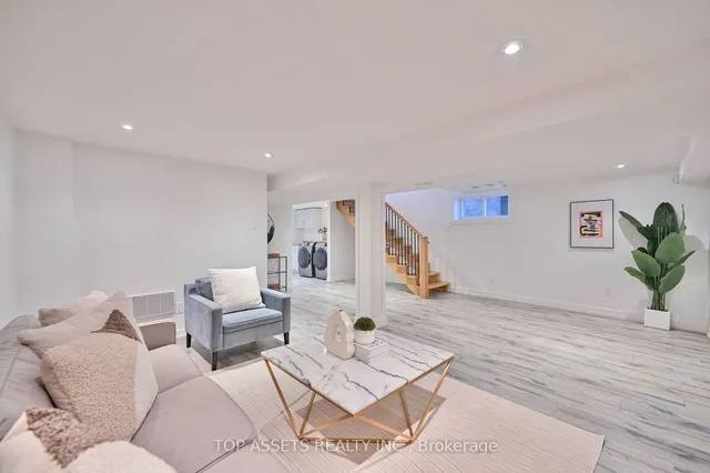 Additional image 29 of 165 Strathnairn Ave