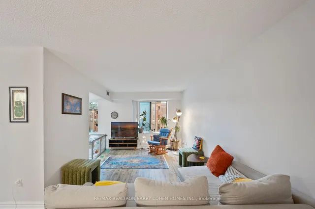 Additional image 10 of 33 University Ave Unit 903