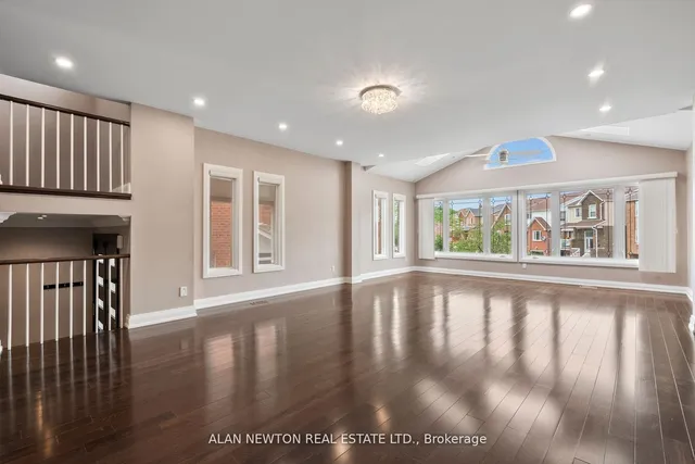 Additional image 6 of 31 Carnival Crt