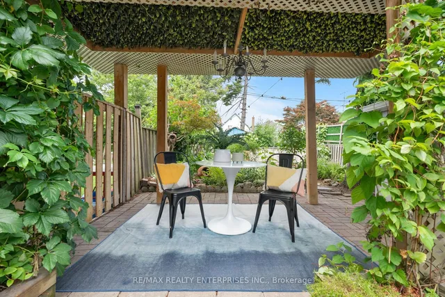 Additional image 38 of 168 Dunraven Dr