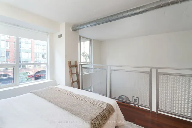 Additional image 22 of 800 King St Unit 210