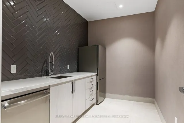 Additional image 39 of 293 The Kingsway Unit 707
