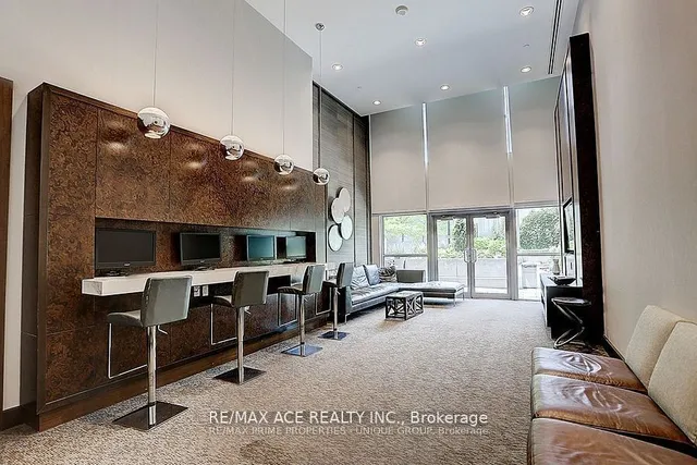 Additional image 28 of 386 Yonge St Unit 702