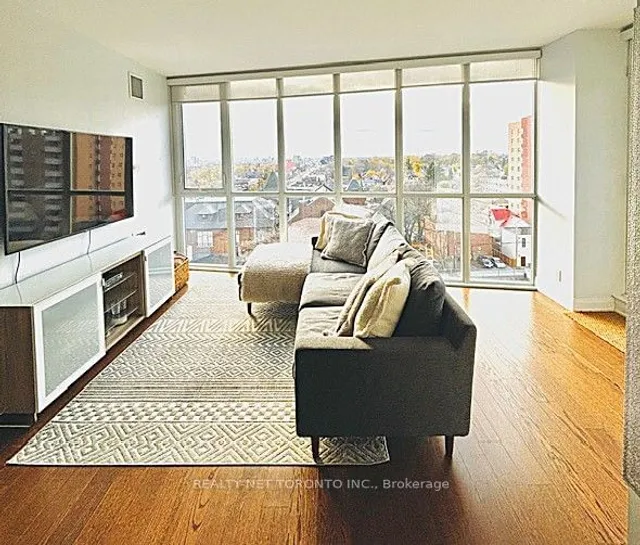 530 St Clair Ave Unit 702