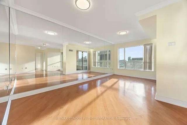 Additional image 16 of 889 Bay St Unit 1610