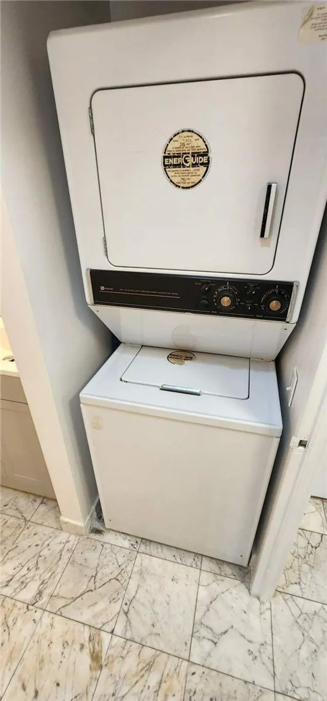 Additional image 27 of 942 Yonge St Unit 703