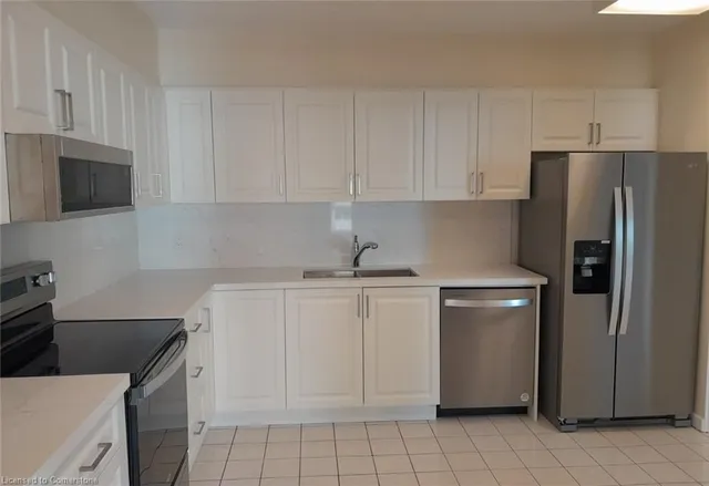 Additional image 18 of 33 Harbour Sq Unit 2037