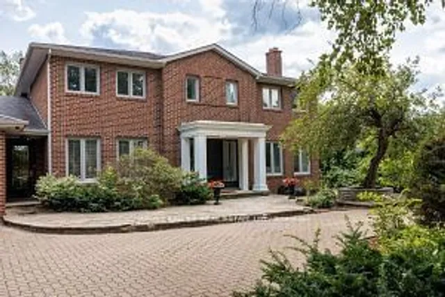 15 Old Colony Rd