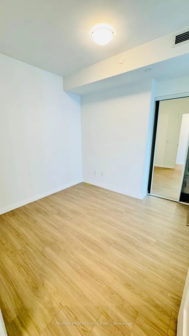 Additional image 7 of 28 Widmer St Unit 4321