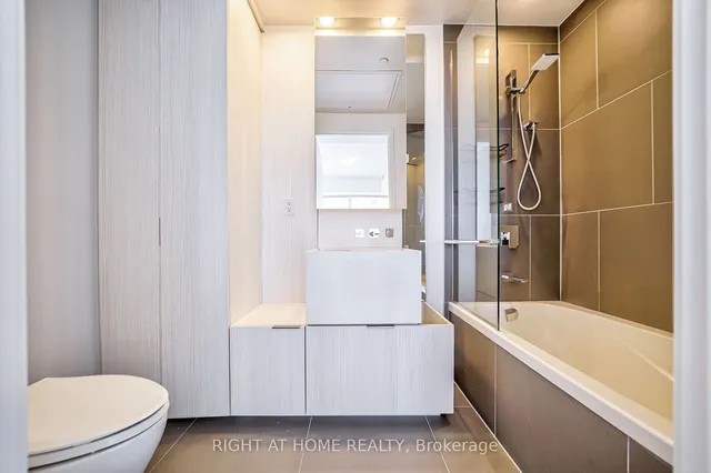 Additional image 31 of 1 bloor St Unit 6608