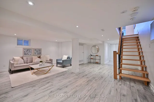 Additional image 28 of 165 Strathnairn Ave