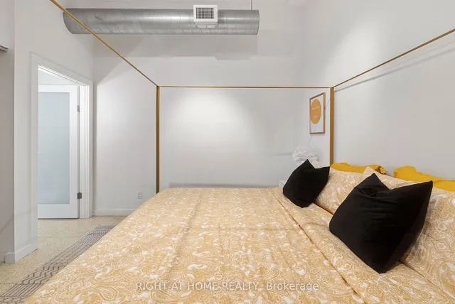 Additional image 15 of 365 Dundas St Unit 102