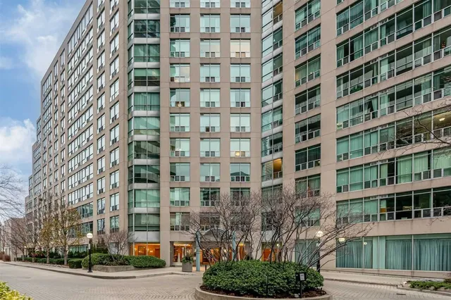 Additional image 13 of 942 Yonge St Unit 703