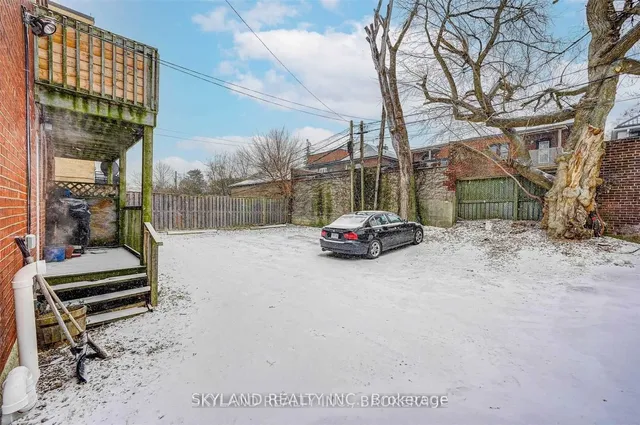 Additional image 30 of 996-998 Avenue Rd