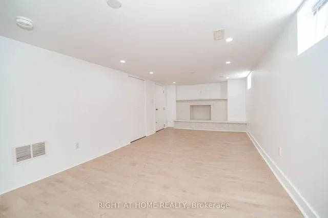 Additional image 29 of 1360 Woodbine Ave