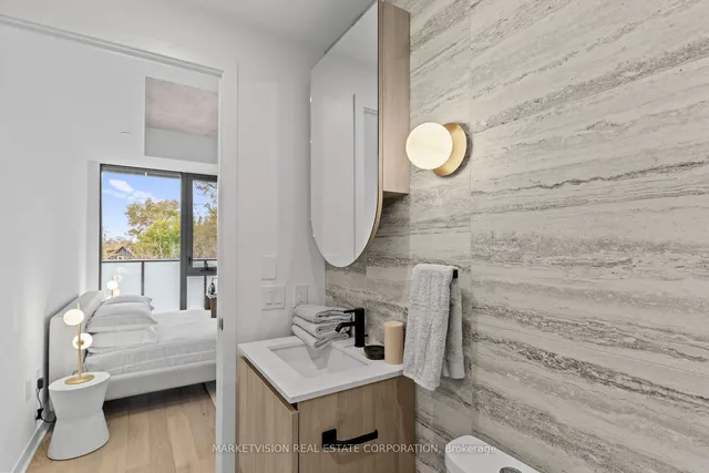 Additional image 16 of 2625 Dundas St Unit 404