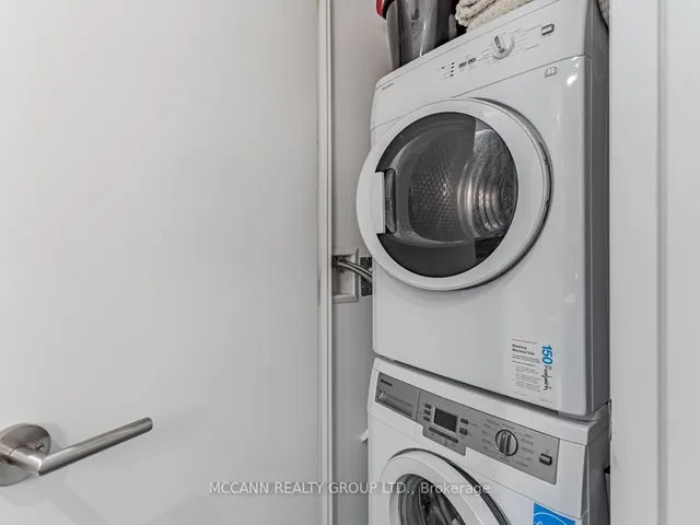 Additional image 19 of 161 Roehampton Ave Unit 332