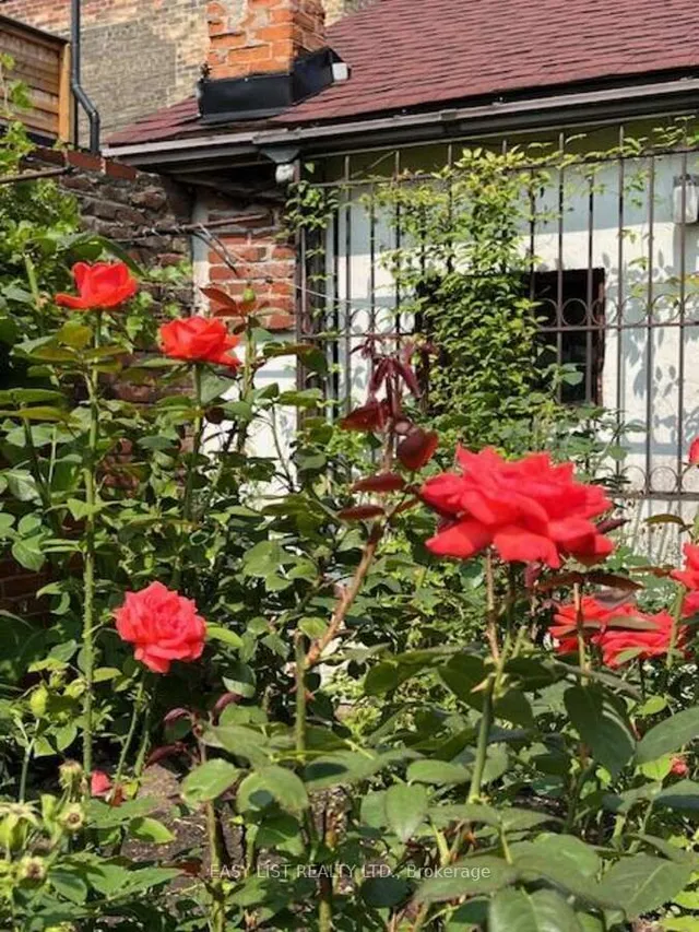 Additional image 24 of 33 Clinton St