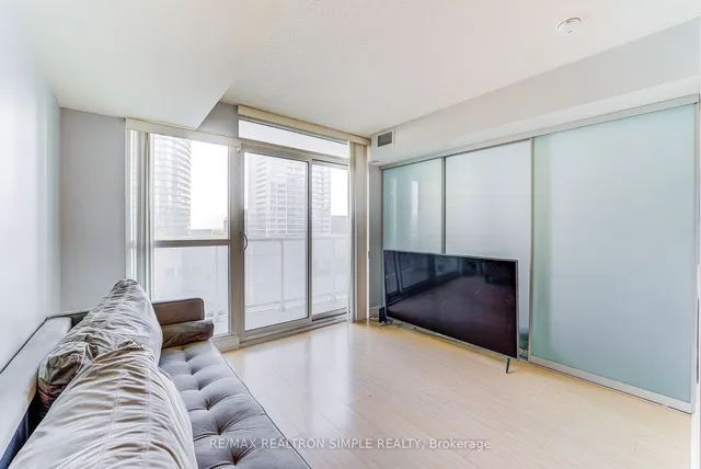 Additional image 8 of 85 Queen's Wharf Rd Unit 802