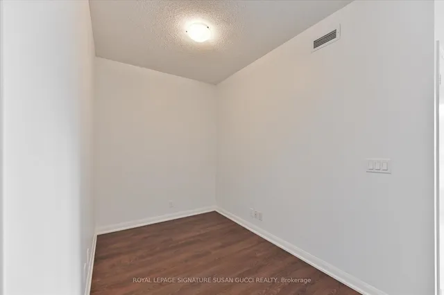 Additional image 14 of 500 Sherbourne St Unit 907