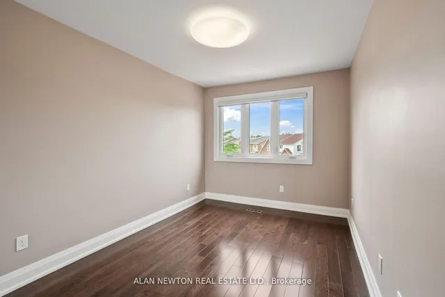 Additional image 21 of 31 Carnival Crt