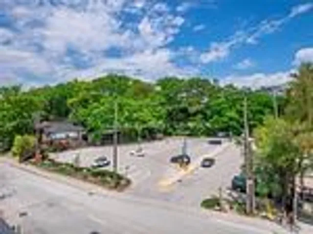 Additional image 17 of 1 Old Mill Dr Unit 306