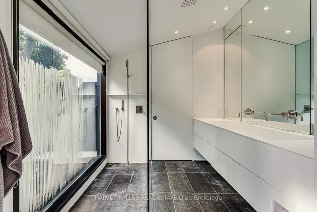 Additional image 22 of 11 Shorncliffe Ave