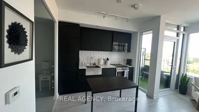 Additional image 4 of 270 Dufferin St Unit 821