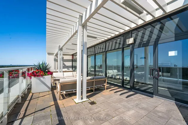 Additional image 22 of 3018 Yonge St Unit 214