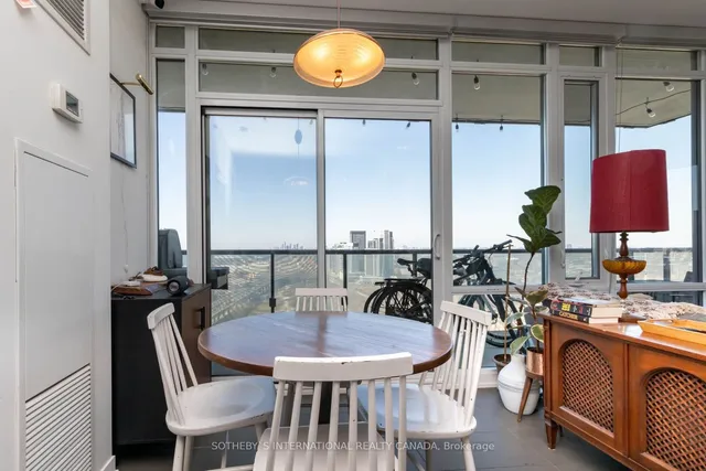 Additional image 10 of 170 Fort York Blvd Unit 2502