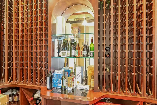 Additional image 18 of 118 Yorkville Ave Unit 601