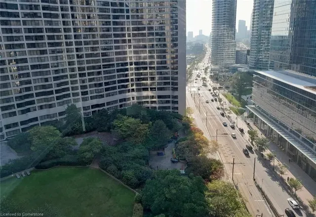 Additional image 27 of 33 Harbour Sq Unit 2037