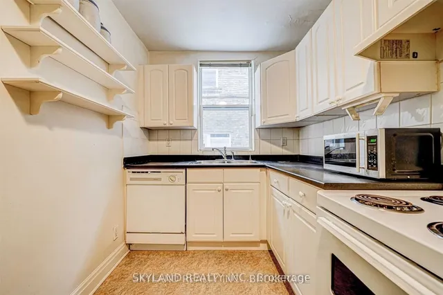 Additional image 15 of 996-998 Avenue Rd