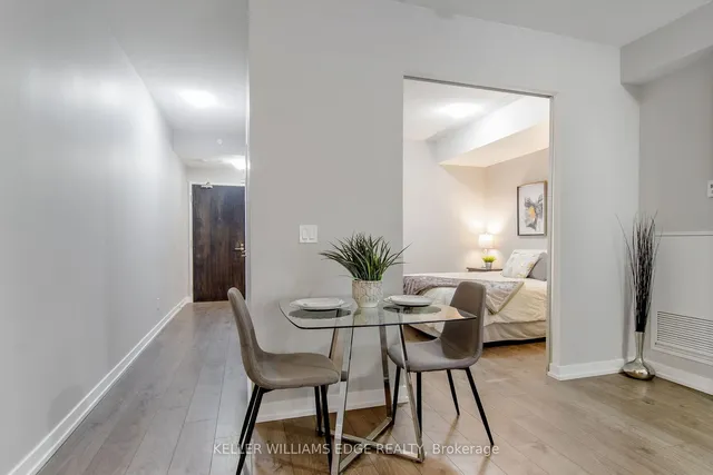 Additional image 16 of 297 College St Unit 628