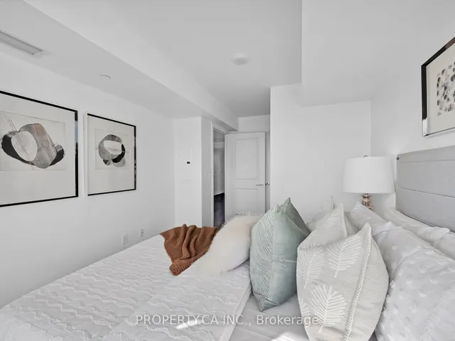 Additional image 15 of 386 Yonge St Unit 2105