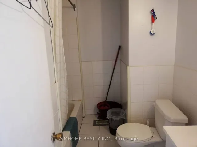 Additional image 12 of 306 Dupont St