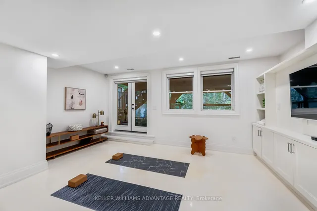 Additional image 24 of 37 Farnham Ave