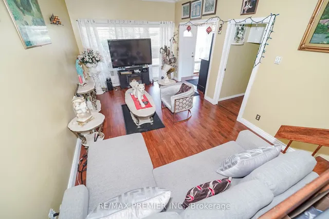 Additional image 7 of 2901 Jane St Unit 89