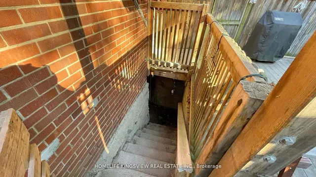 Additional image 30 of 144 Clinton St