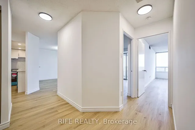 Additional image 10 of 330 Alton Towers Circ Unit 1603