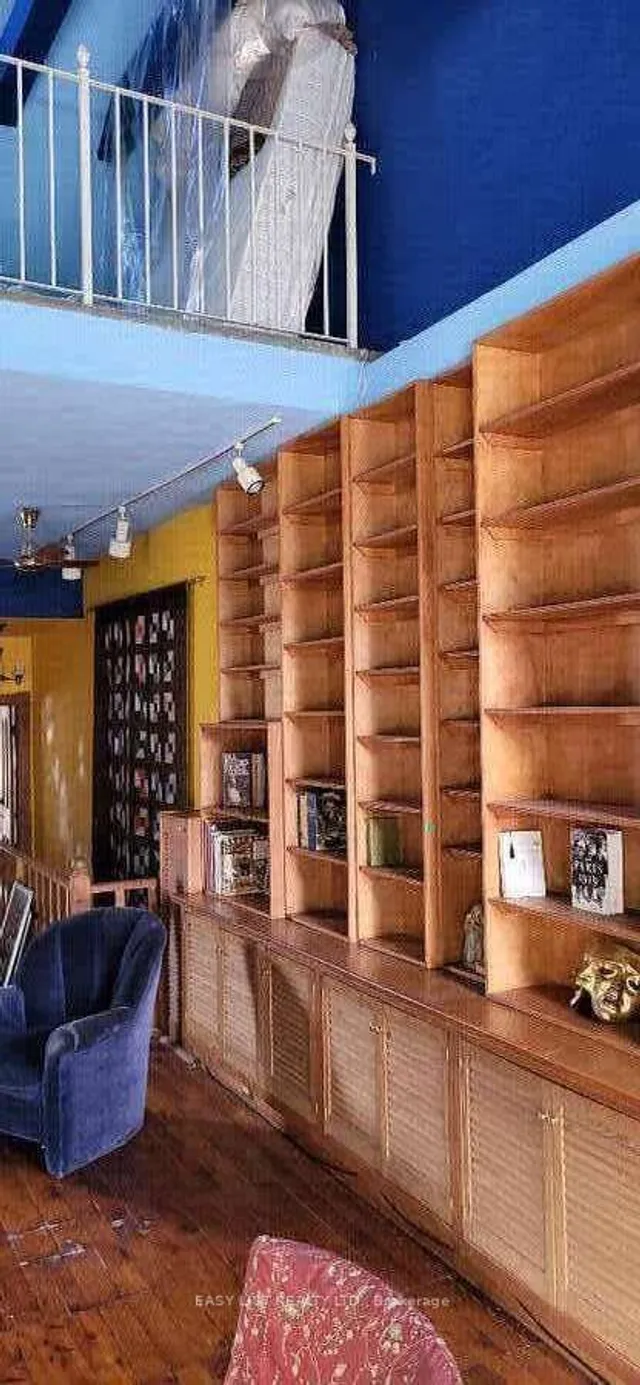 Additional image 12 of 33 Clinton St