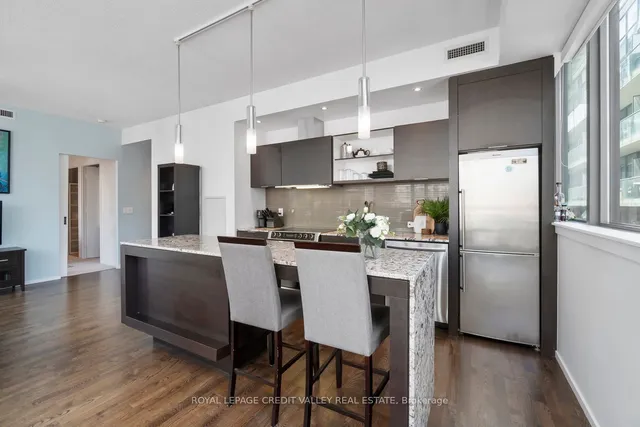 Additional image 11 of 8 Charlotte St Unit 1003