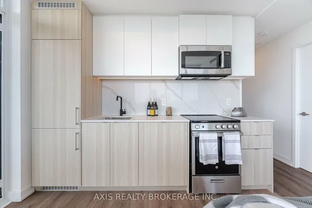 Additional image 23 of 500 Dupont St Unit 517