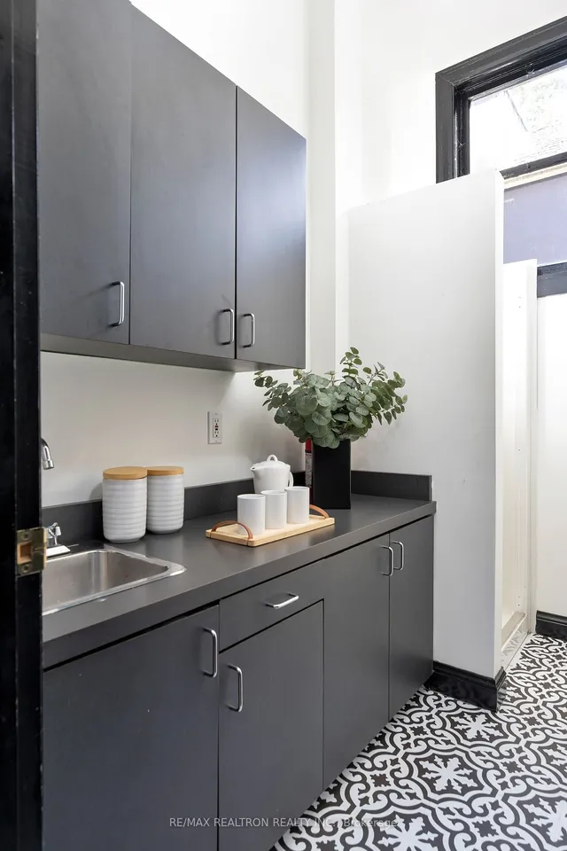 Additional image 18 of 37 Madison Ave