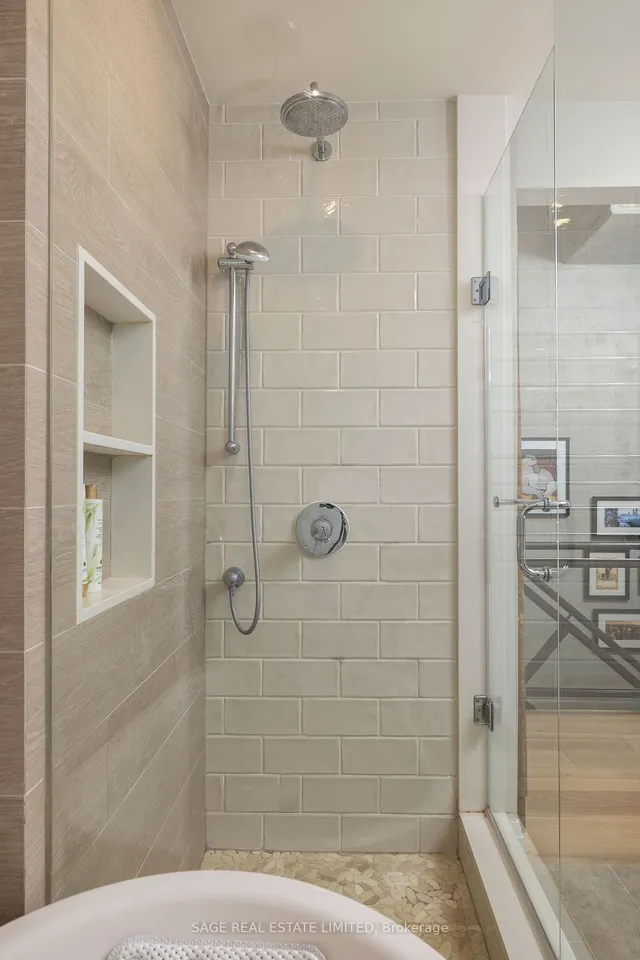 Additional image 35 of 293 Mutual St