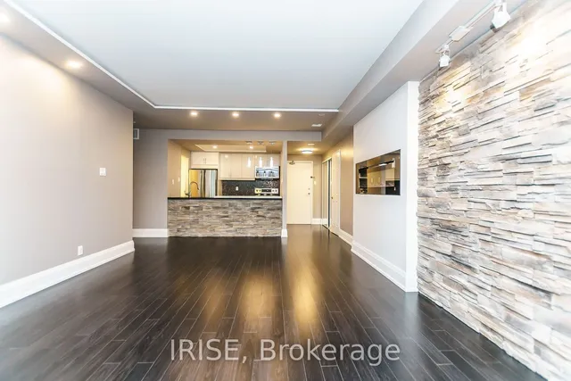 Additional image 4 of 77 Harbour Sq Unit 806