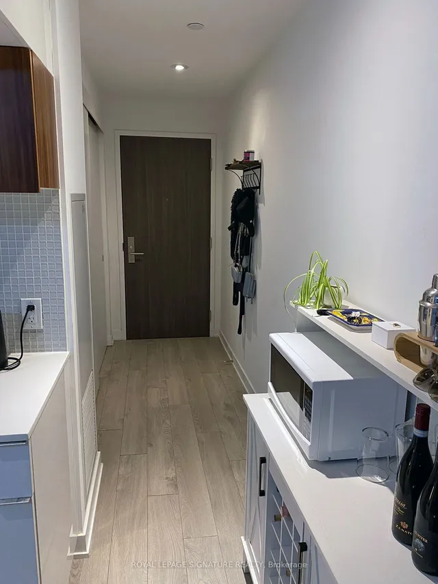 Additional image 2 of 185 Roehampton Ave Unit 201